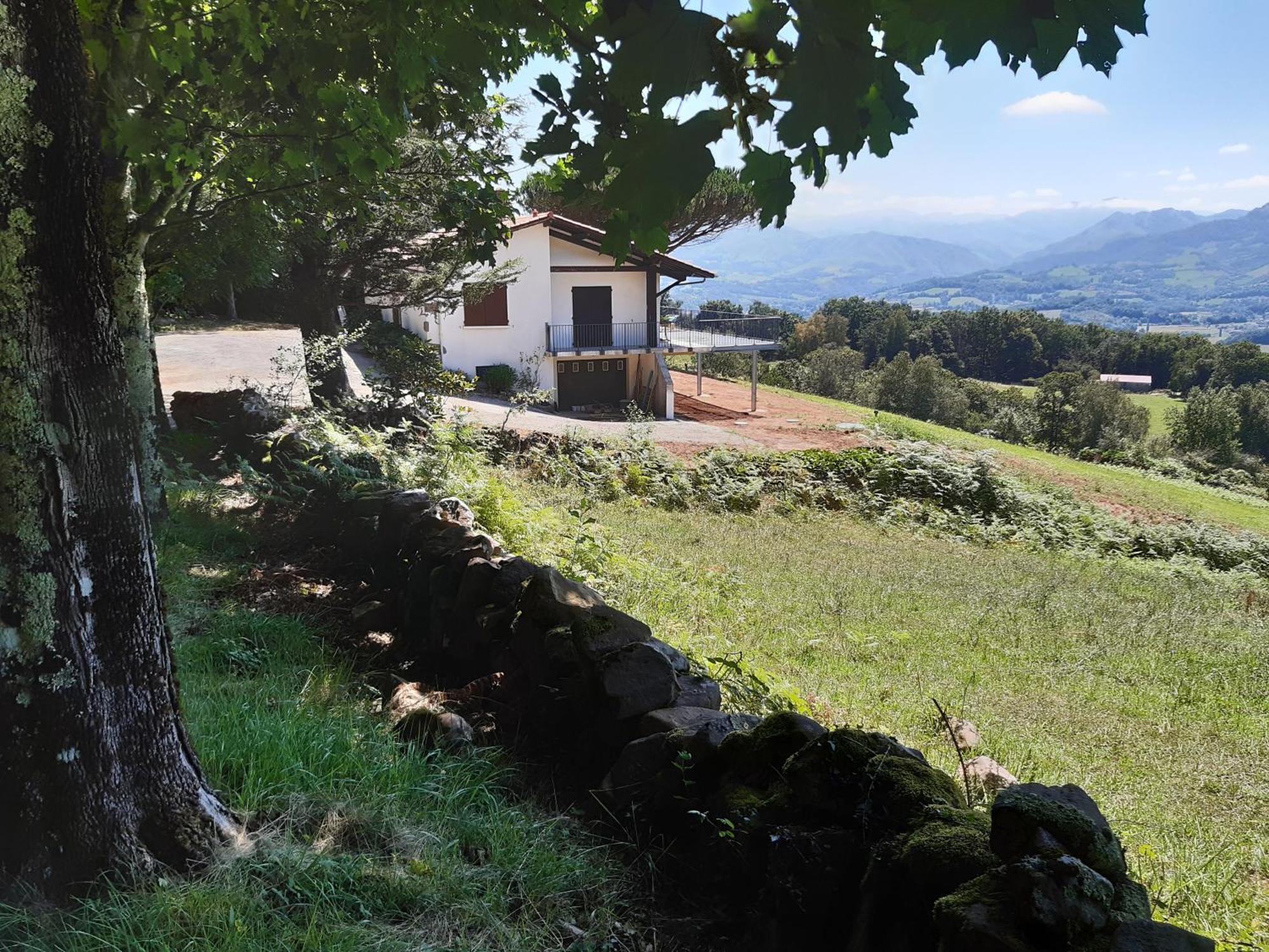 Maison Au Pays Basque, Calme Avec Vue Imprenable Sur Montagnes Ferienhaus Irouleguy